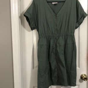 NWOT Universal Thread Dress Pockets